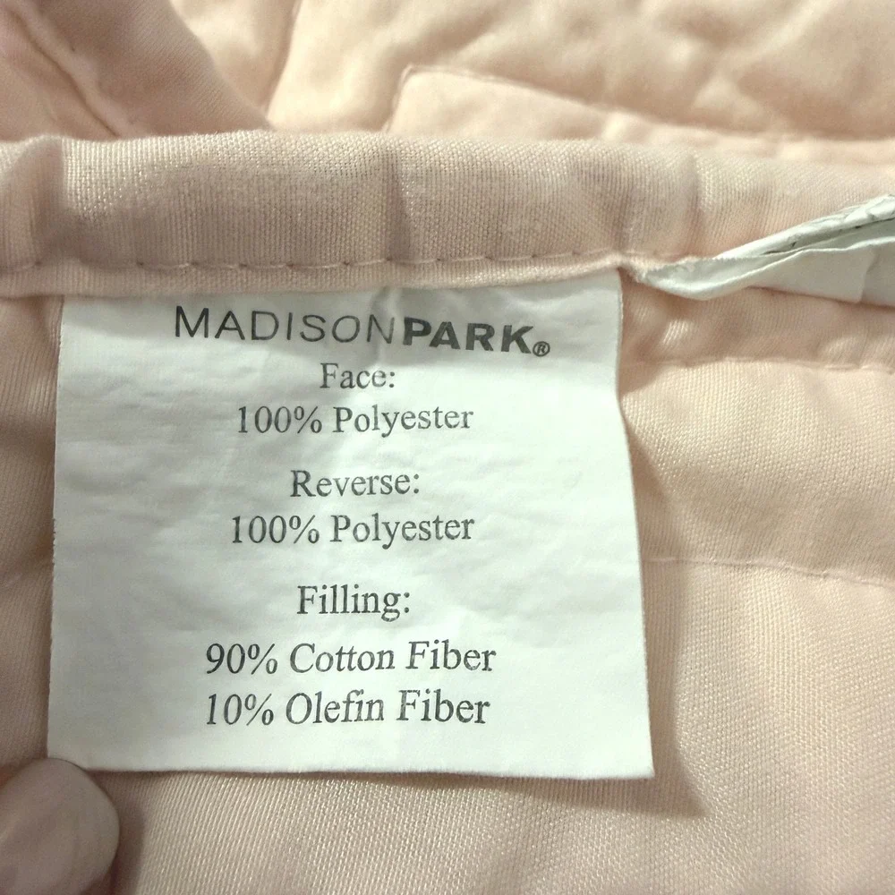 Madison Park Pink Scalloped Full Queen Quilt Set 3 Piece Cotton Fill